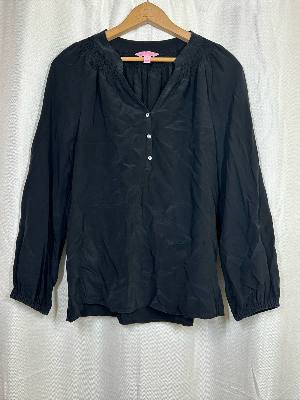 Lilly Pulitzer Elsa Black 100% Silk Top Blouse Size Small Smocked V-neck